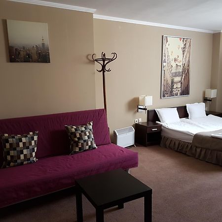 Art Hotel Warna Exterior foto