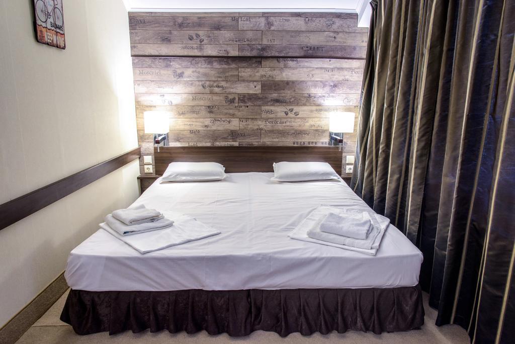 Art Hotel Warna Exterior foto