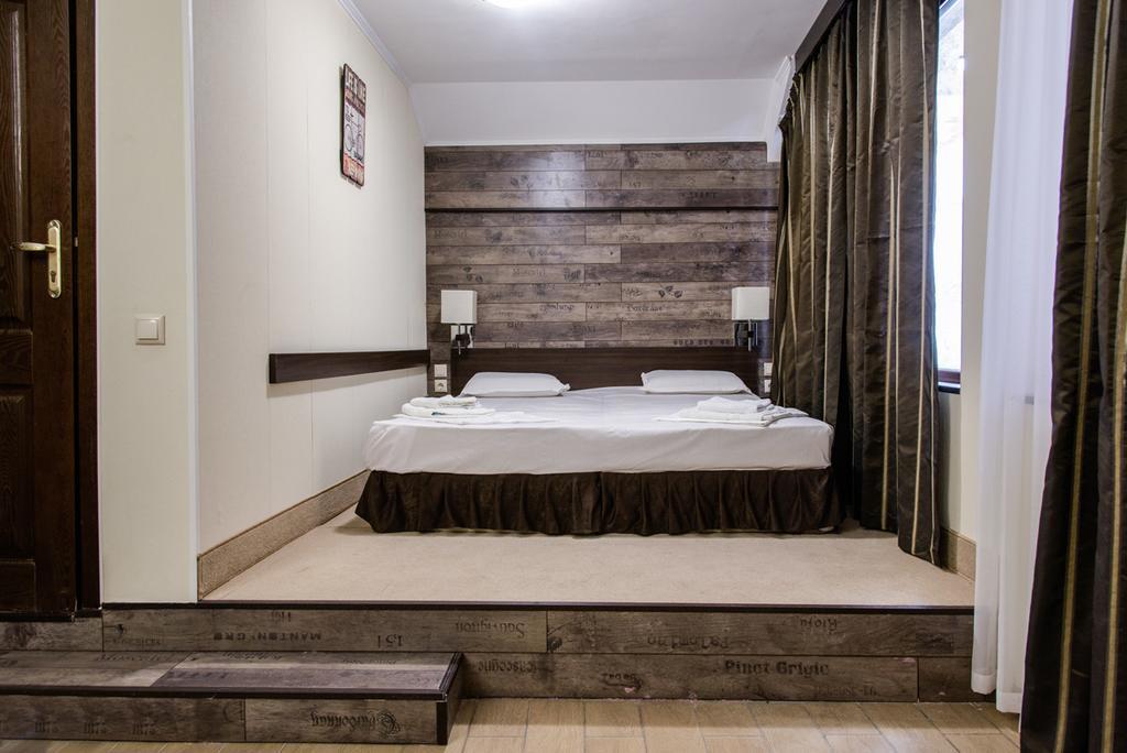 Art Hotel Warna Exterior foto